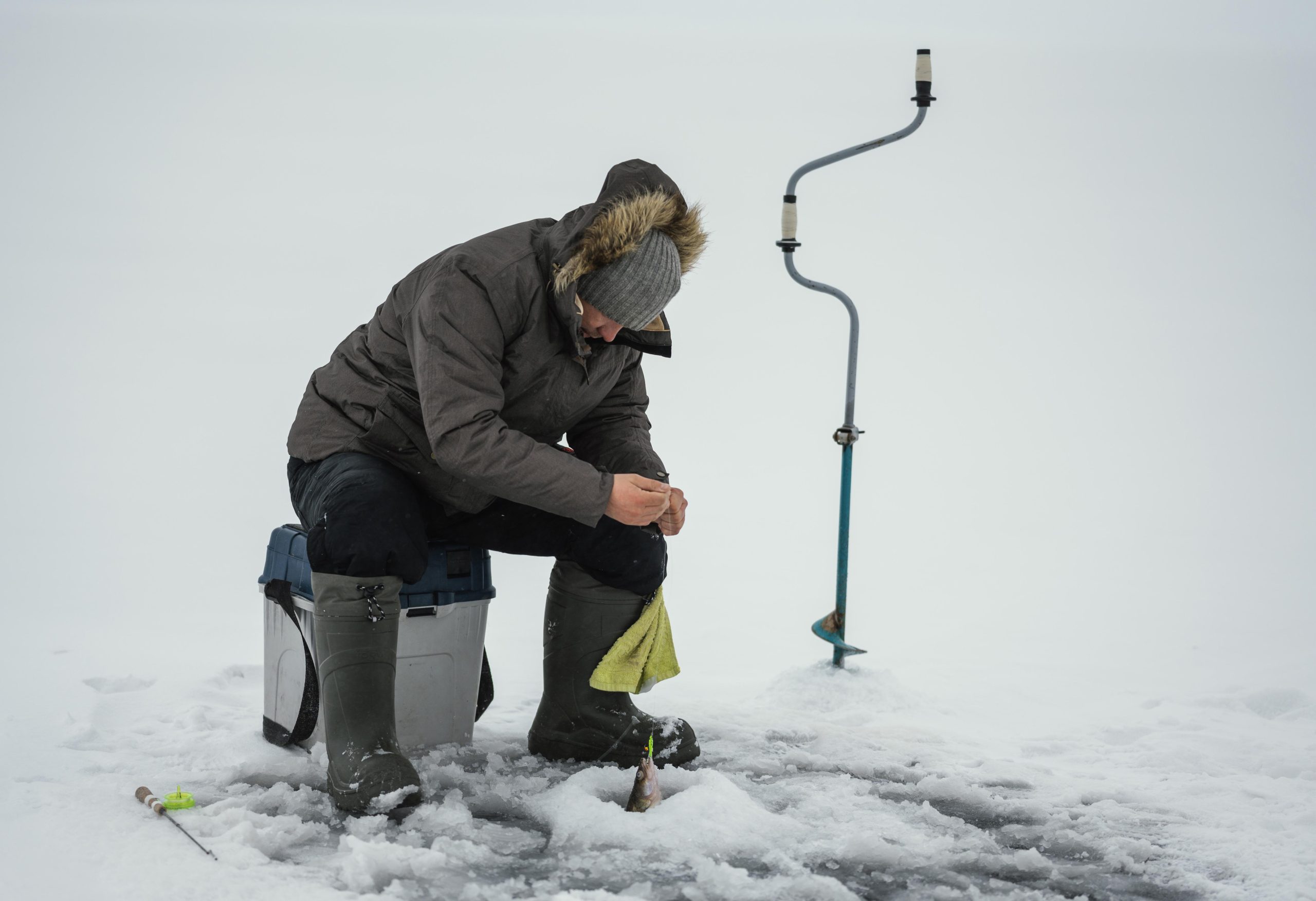 Ice Thickness Chart: How Thick Ice Needs to Be